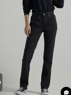 Lee Women's Straight Leg Jeans in Black Wash